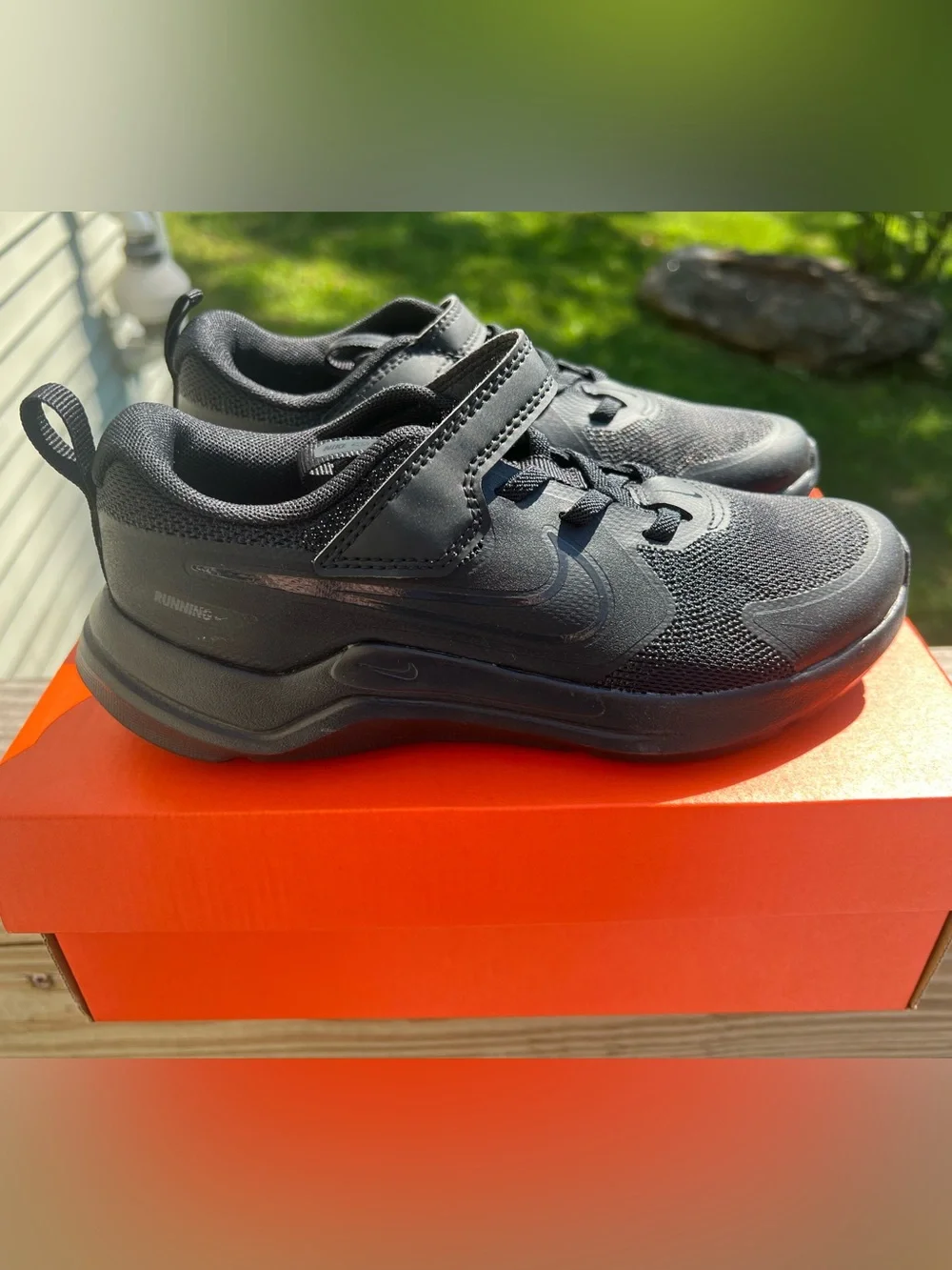 2Y Nike Cosmic Runners *NEW*